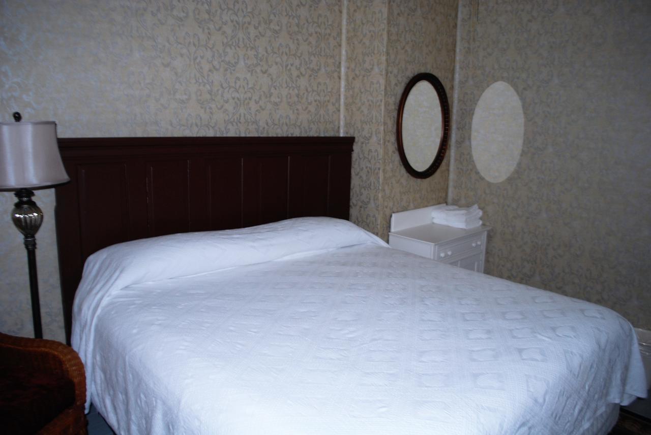 The Historic Park Hotel Put-in-Bay Buitenkant foto