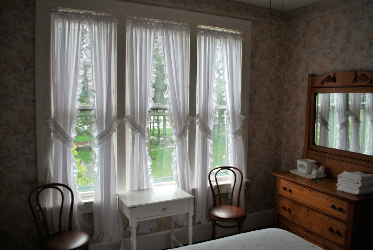 The Historic Park Hotel Put-in-Bay Buitenkant foto