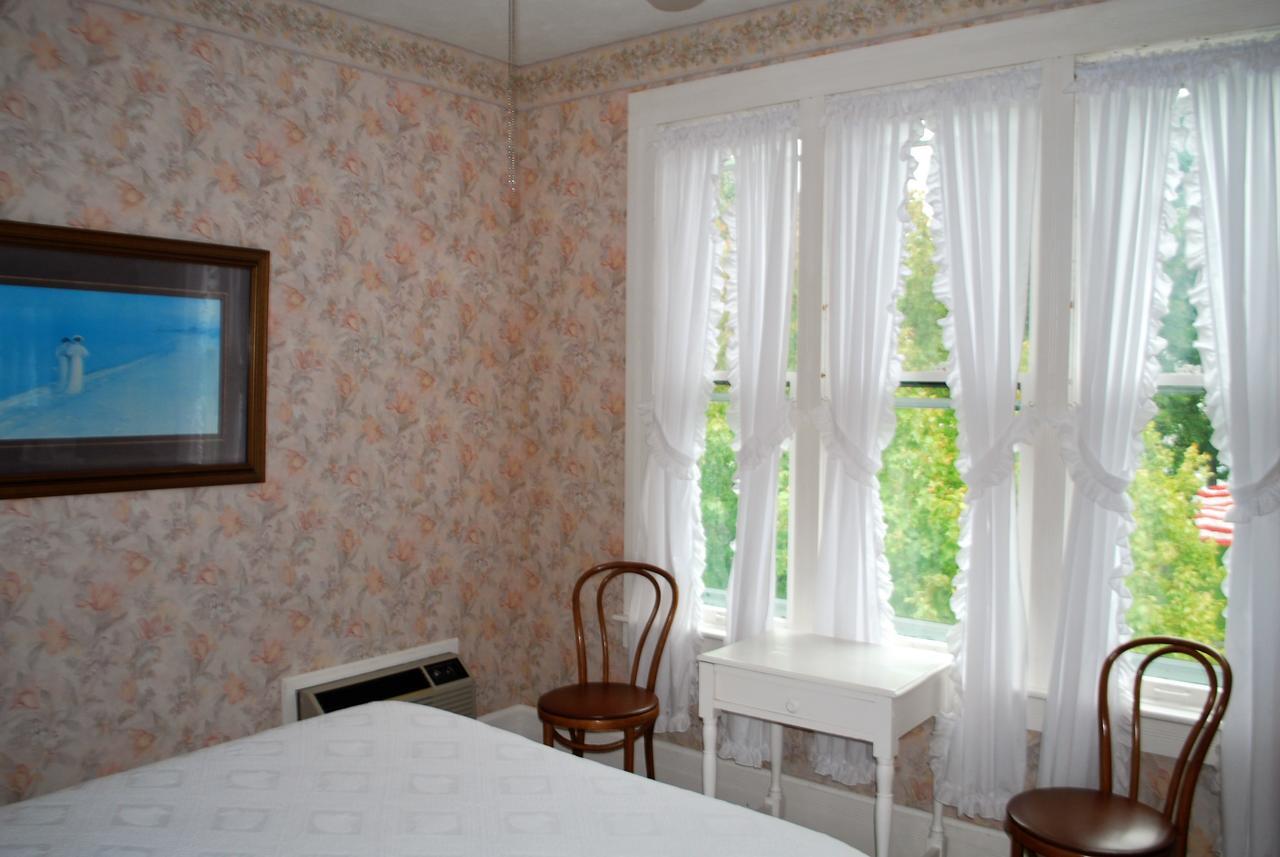 The Historic Park Hotel Put-in-Bay Buitenkant foto